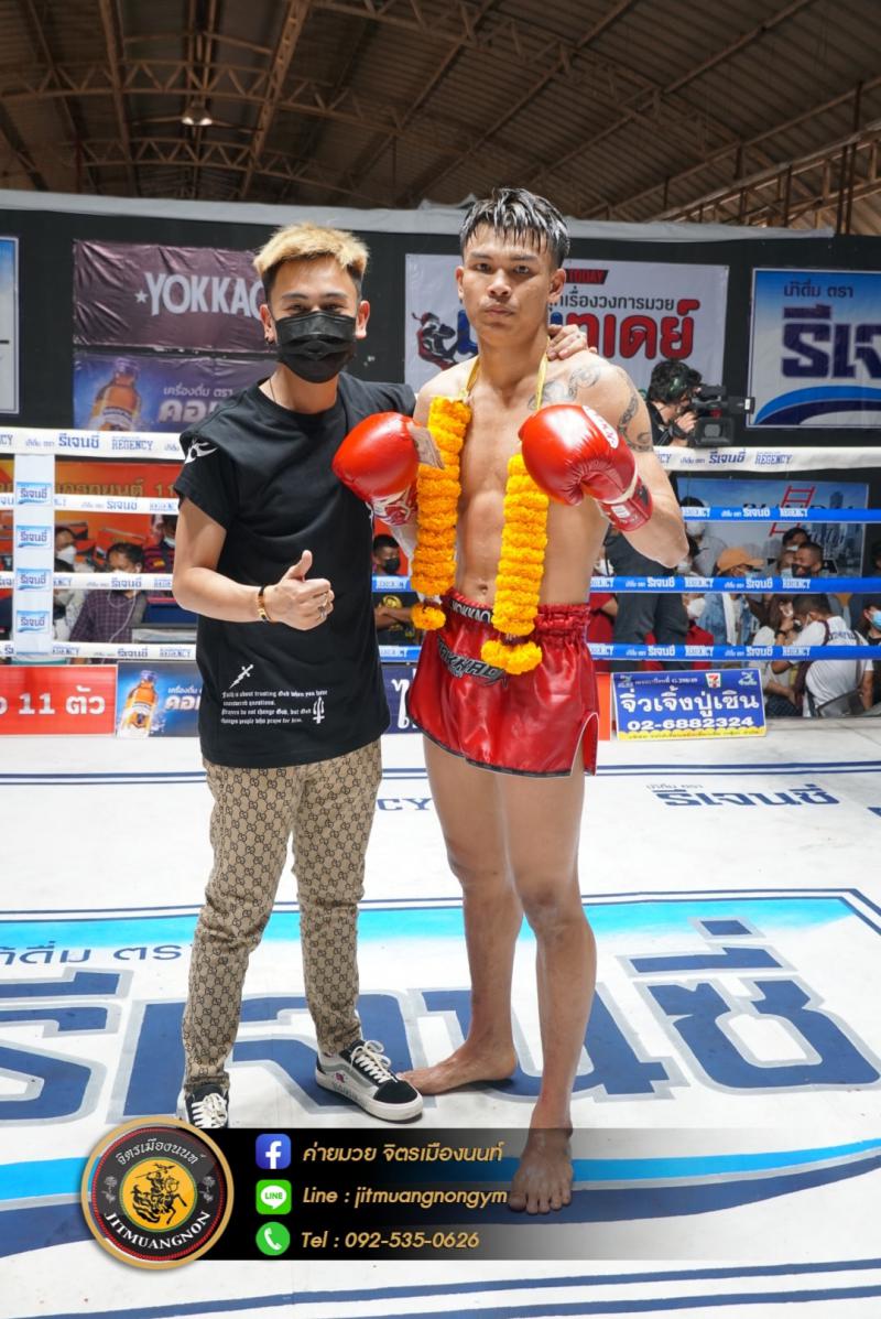 คู่ที่ 4 พิกัด 142 ปอนด์...นนทชัย จิตรเมืองนนท์ ...ชนะคะแนน... ตักศิลา สันติมวยไทย