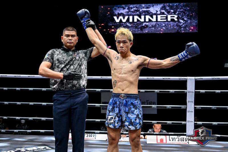 คู่ที่ 4 พิกัด 63.5 ปอนด์ เสือเกมส์ VND.แบรนด์ ...แพ้น็อกยก 3... ซุปเปอร์เกมส์ เตชิตมวยไทยยิม คู่ที่ 4 พิกัด 63.5 ปอนด์ เสือเกมส์ VND.แบรนด์ ...แพ้น็อกยก 3... ซุปเปอร์เกมส์ เตชิตมวยไทยยิม