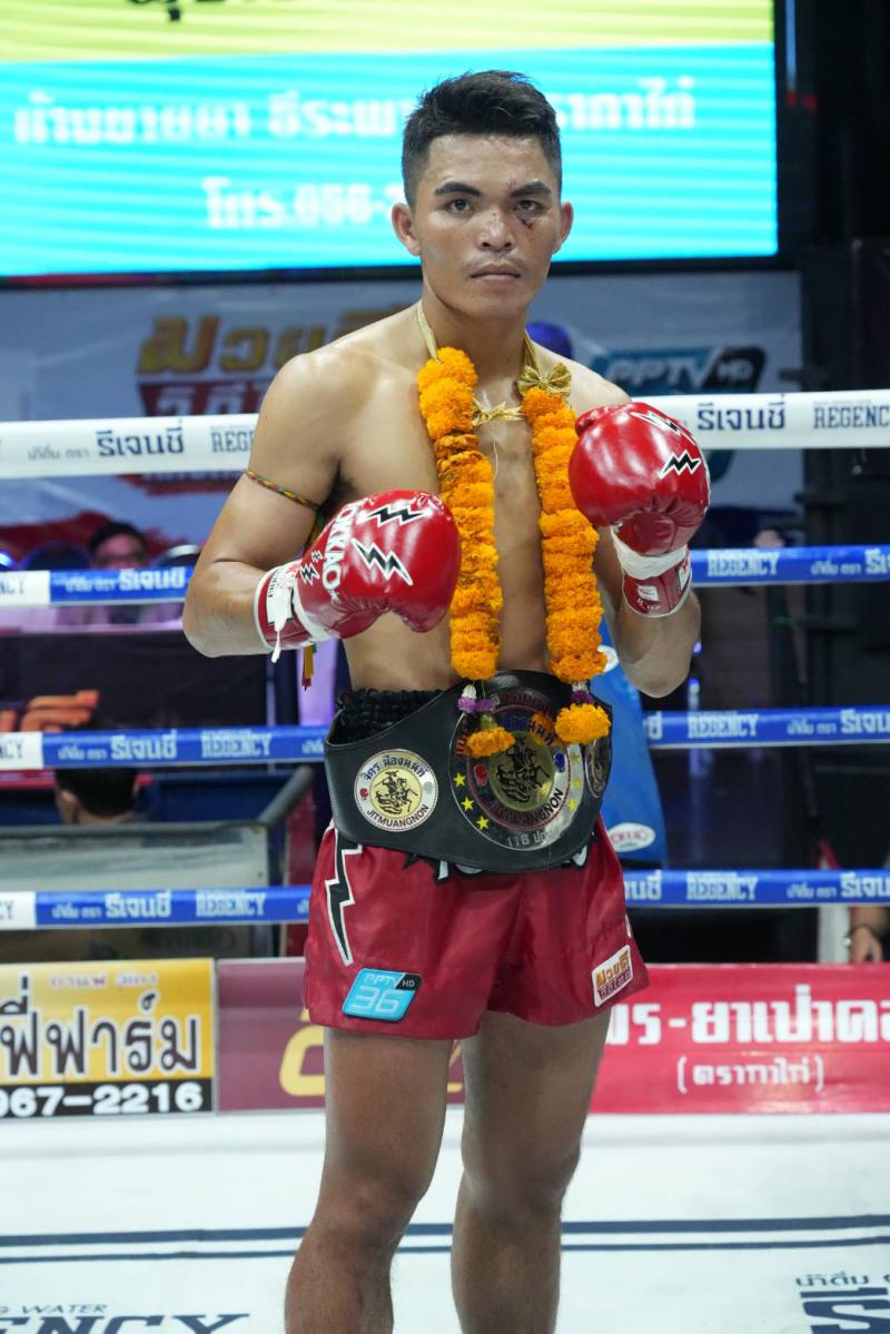 คู่ที่ 3 พิกัด 135 ปอนด์ จรวดศึก เกียรตินาวี ...ชนะน็อกยก 2... ชาติชนินทร์ สจ.โต้งปราจีน