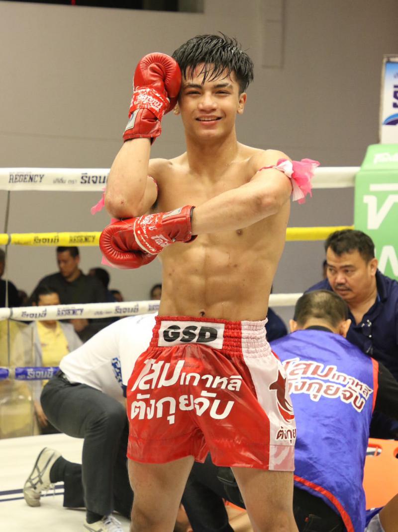 คู่ที่ 2 พิกัด 126 ปอนด์ บราซิล เอกเมืองนนท์ ...ชนะน็อกยก 3... ศิลาเพชร ป.เพชรไข่แก้ว