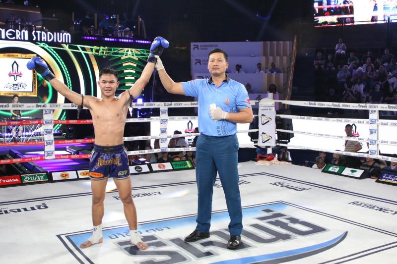 คู่ที่ 3 พิกัด 123 ปอนด์ รุ่งโรจน์ ดาบรันสารคาม ...แพ้คะแนน... ทัช ว.วัฒนสุพงษ์