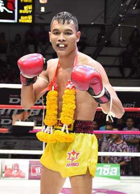 เพชรอดิศักดิ์ ถ้ำเสือมวยไทย