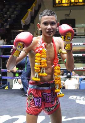 พลายแก้ว เอ็นนี่มวยไทย