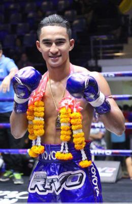 ทหารไทย นายกเอท่าศาลา