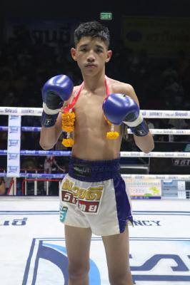 พรหมลิขิต แสงมรกต