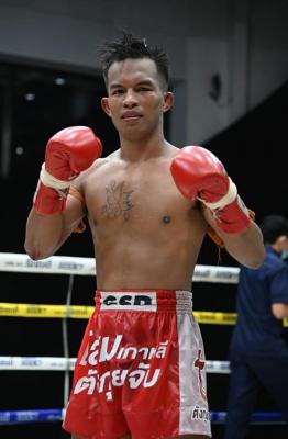 เพชรดำ เพชรเกียรติเพชร