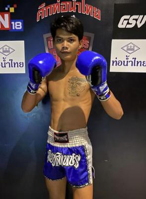 เพชรหันทราย ฉลามศึกมวยไทย