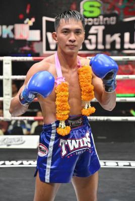 เพชรมรกต ชลบุรีอาร์ตมวยไทย