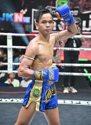 เพชรใหม่ ซุปเปอร์เล็กมวยไทย