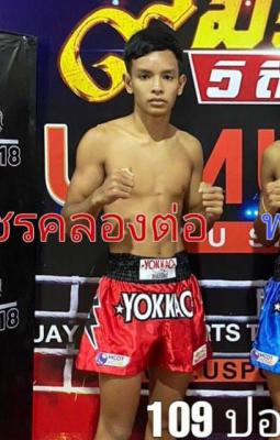 หนุ่มทนง เพชรหนุ่มน้อย