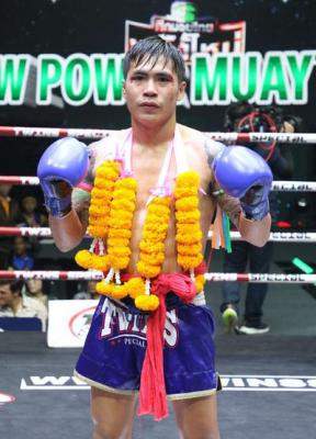 สิงห์ธนวัฒน์ นกยีนส์ลาดกระบัง