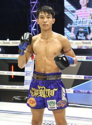 รุ่งโรจน์ ดาบรันสารคาม