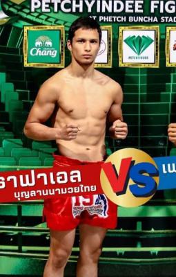 ราฟาเอล บุญลานนามวยไทย