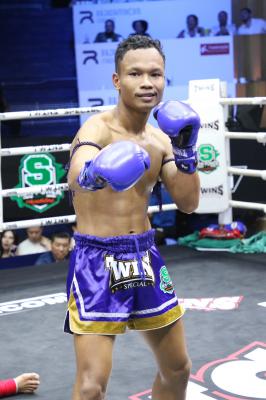 เด่นเกรียงไกร มาวินมวยไทย