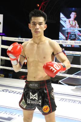 เพชรเวียงจันทร์ ดาบรันสารคาม