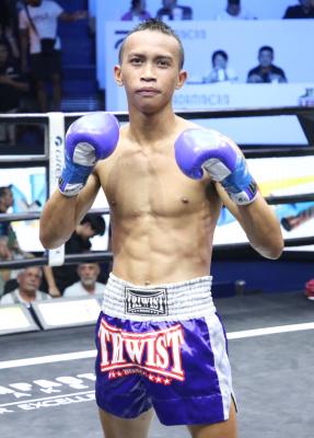 เทียนงาม วันของโอม.WKO
