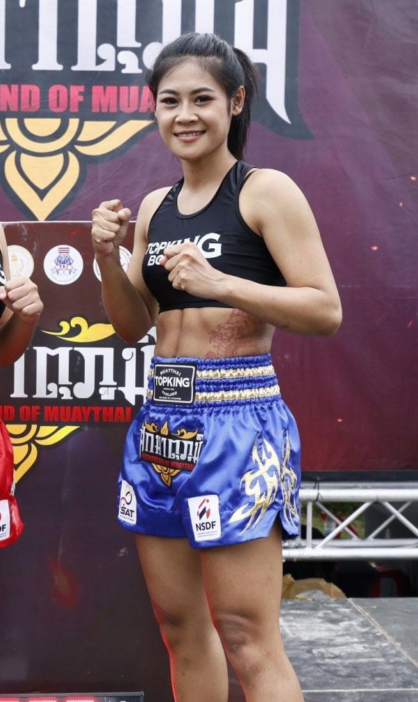 กิ่งแก้ว อินทร์ยิ้มมวยไทย