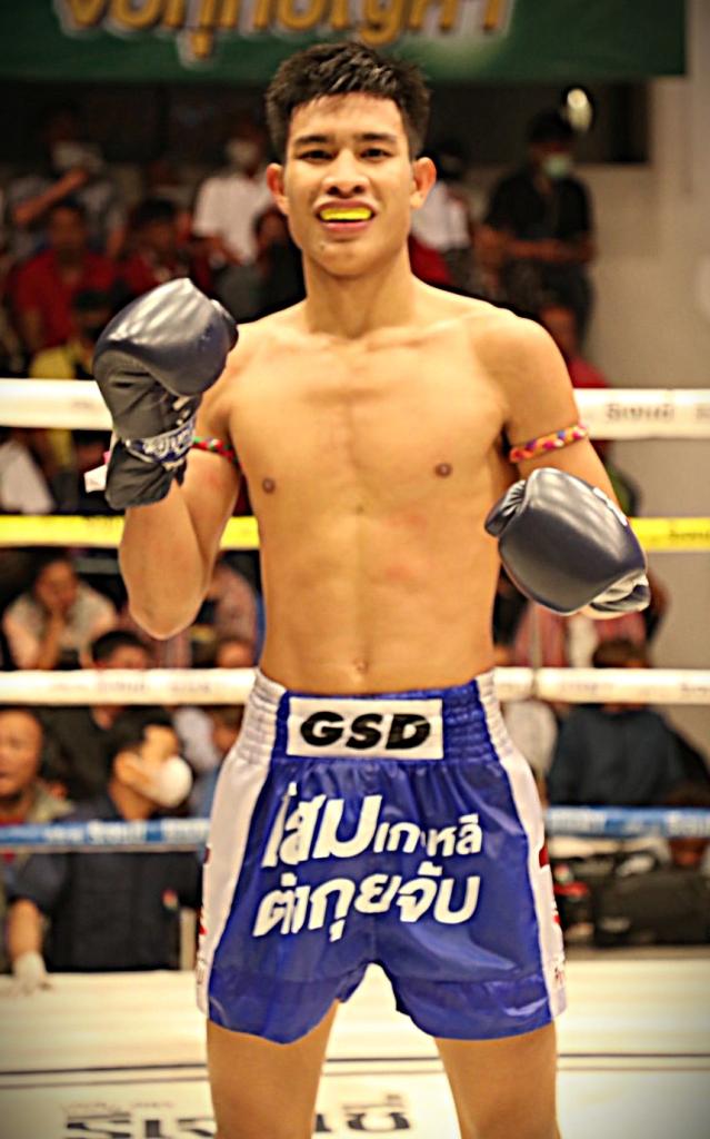 เพชรแสนชัย เอ็มยุเด็น