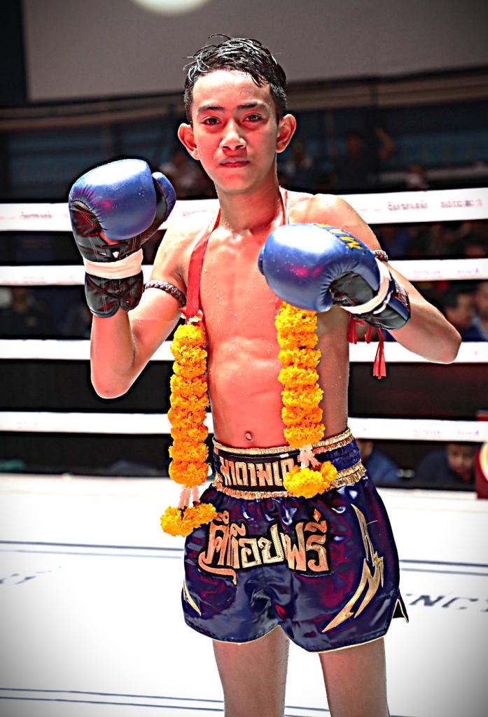 ตะเกียบเหล็ก ร.ร.ธรรมศาสตร์คลองหลวง