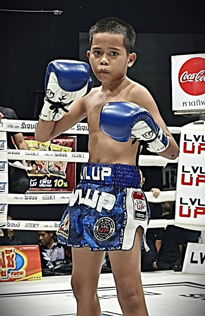 เพชรฤทธิ์ ซุปเปอร์เล็กมวยไทย