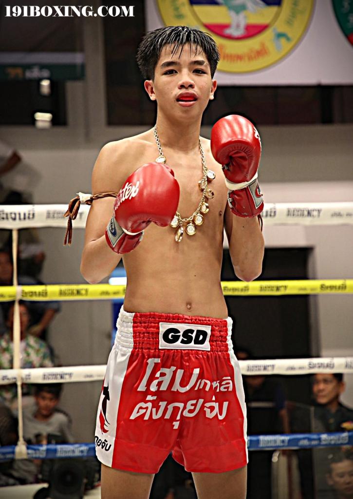 เพชรสกาย พี.เค.แสนชัยมวยไทยยิม
